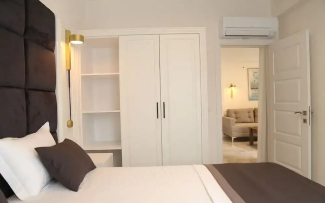 In Suit Luxury Hotel