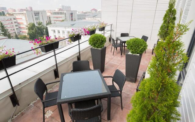 Азбука на Верхнеторговой площади 4