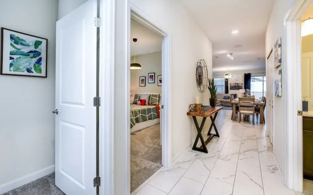 5 Bedroom 4 Bathroom Storey Lake