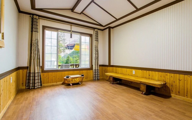 Yeongwol Deulkkotsanjang Pension