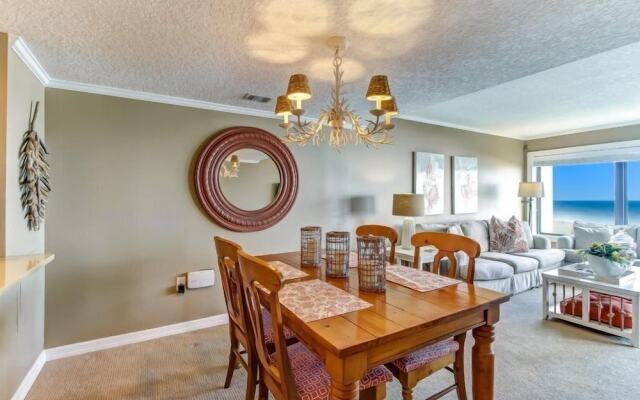 C123-amelia-surf-and-racquet - 1303311