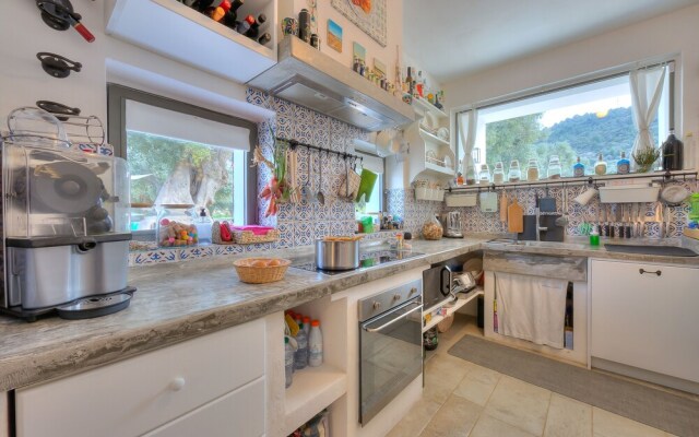 Rebea Trulli Home With Pool Fasano