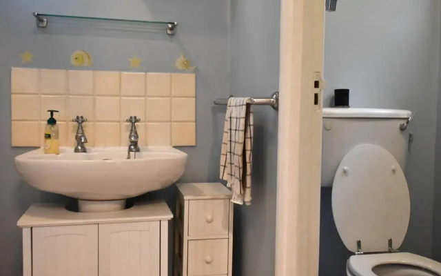 Bright and Spacious 1BD in Quiet Residential
