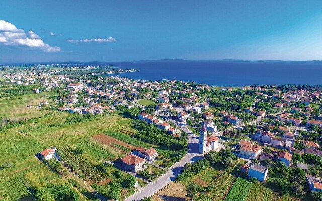 Nice Home in Privlaka With Wifi and 6 Bedrooms