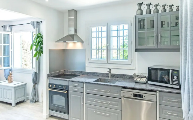 Riviera Hideaway for 2 Guests