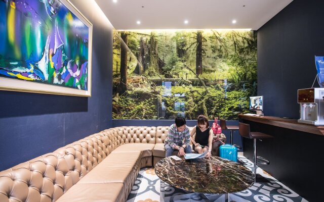 Hotel Leo