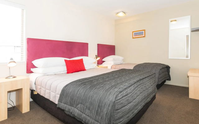 Tussock Peak Motor Lodge