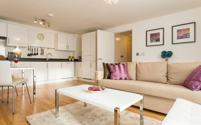 Luxury 1 Bed Apartment With Balcony In Greenwich