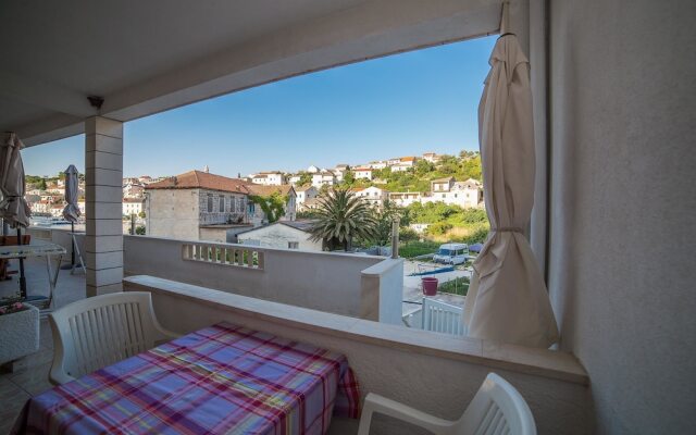 Luxury apartment INA