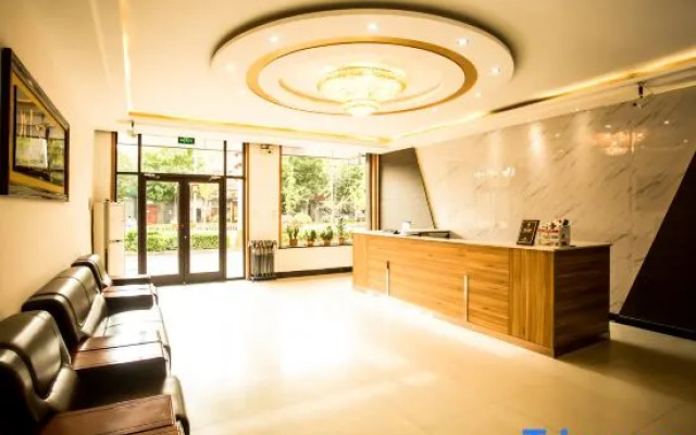 Yijia Business Hotel