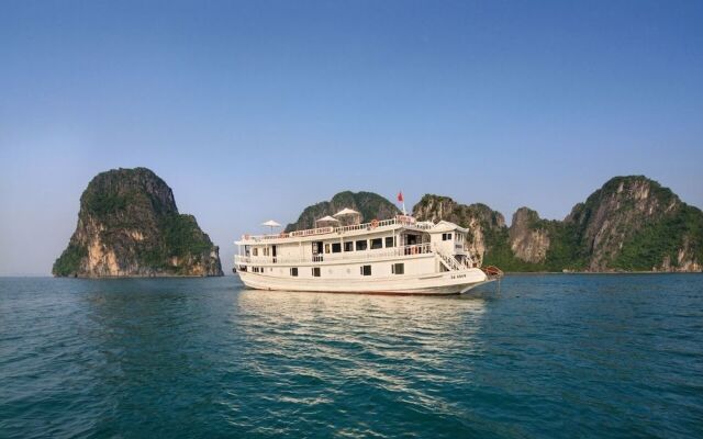 Halong Moonlight Cruises