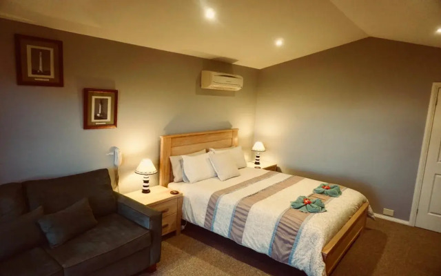 Southern Anchorage Retreat