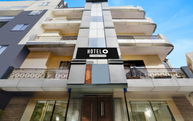 Hotel O Uttam Nagar Near Akash Hospital