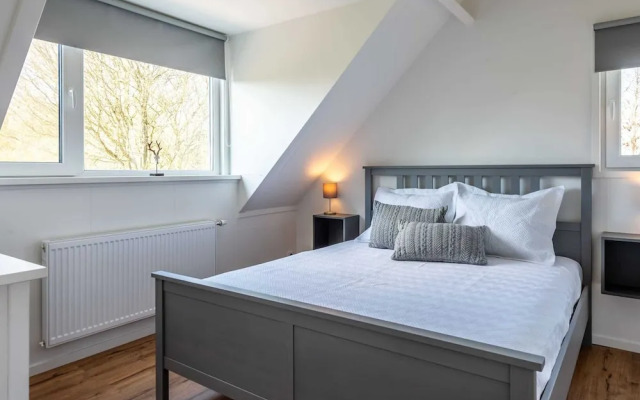 Detached new 10-person Villa in Holiday Park