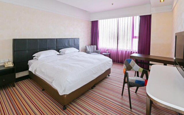 Dandong Life's Business Hotel