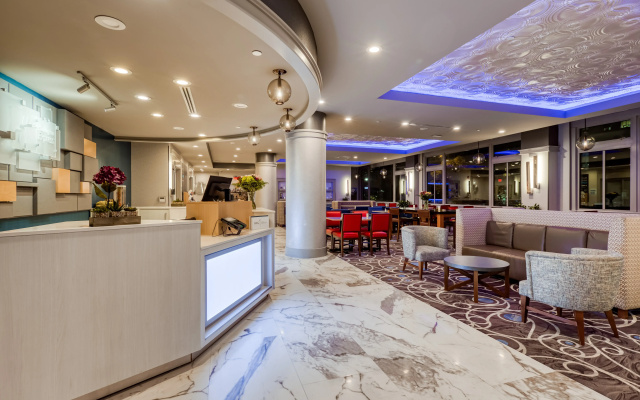 Holiday Inn Express Kansas City Downtown by IHG