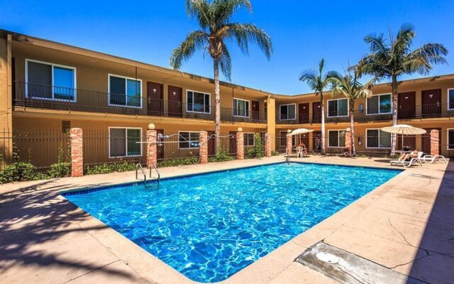 Guest Inn & Suites