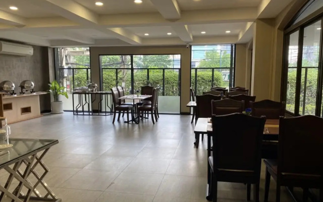 Almas Hotel Bangkok