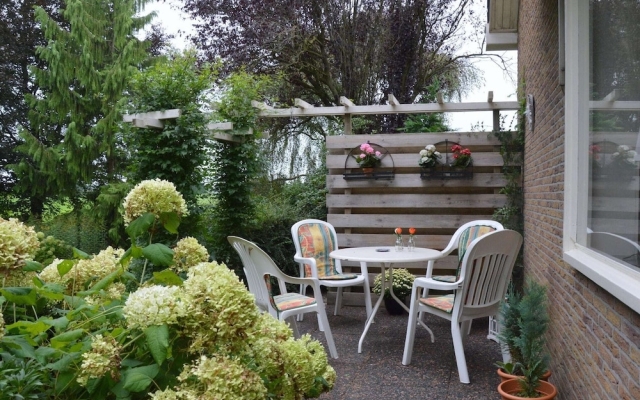 Cozy Vacation Home With a Private Garden