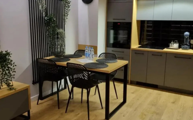 Apartament Plaza Tower Deluxe -Zagnańska (Garaż, Targi)