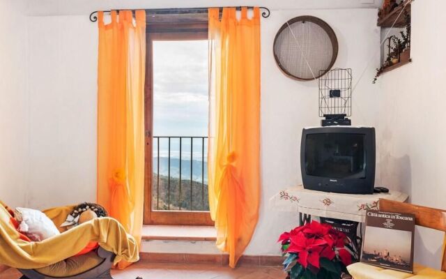 Hill-view Holiday Home in Camaiore With Private Garden