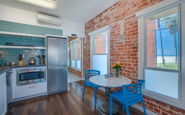 Venice Breeze Suites