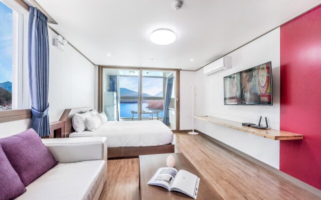 Tongyoung MartisBeach Pension