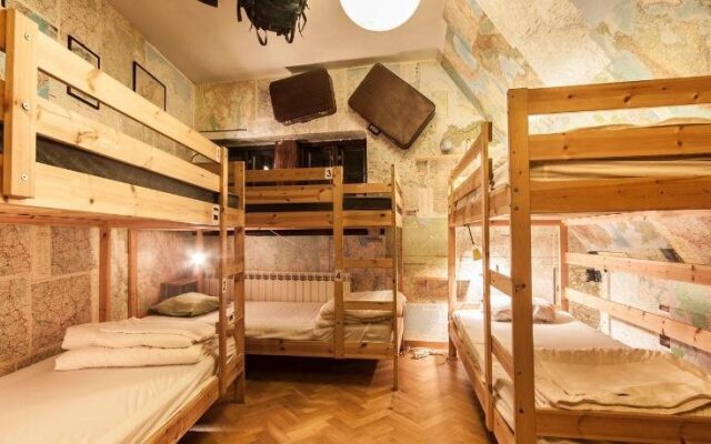 High 5 Hostel