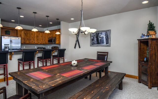 Glacier Paradise 5 Bedroom Townhome