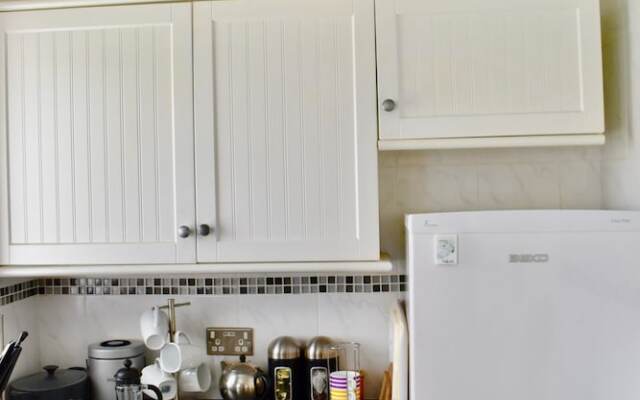2 Bedroom Home Near Kemptown