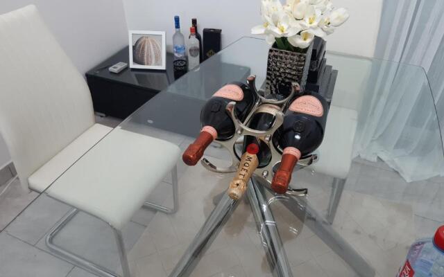 Accra Cozy Retreat With 2 Bedrooms