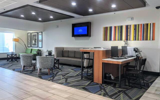 Holiday Inn Express & Suites Hearne, an IHG Hotel