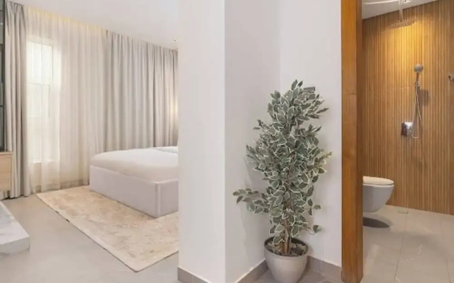 Luxurious 2-br Flat With Relaxation Space lll