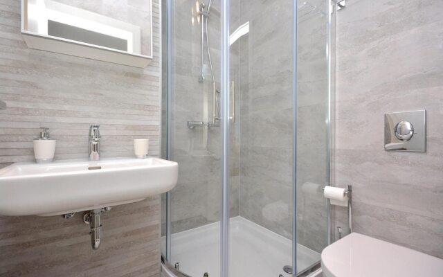 Amazing Home in Split With Wifi and 5 Bedrooms