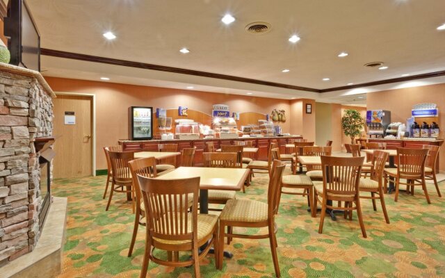 Holiday Inn Express Winfield by IHG