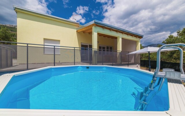 Awesome Home in Kastel Stari With Wifi and 3 Bedrooms
