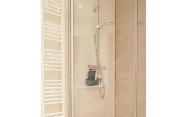 Moi"n Dag Modern Retreat