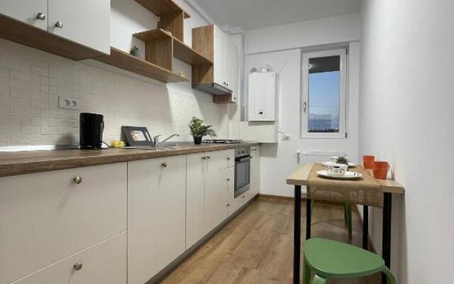 Luxury Q Residence near Palas Mall