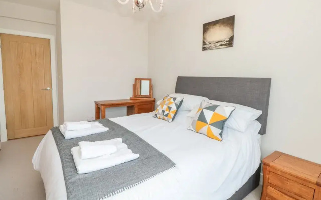 4 The Manor House, Hillfield Village