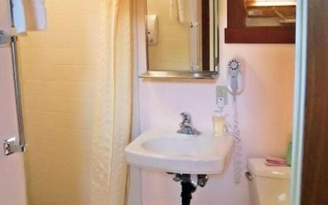 Creekside Inn & Resort