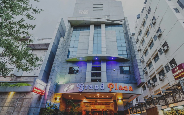 Super OYO Capital O 37664 Hotel Grand Plaza