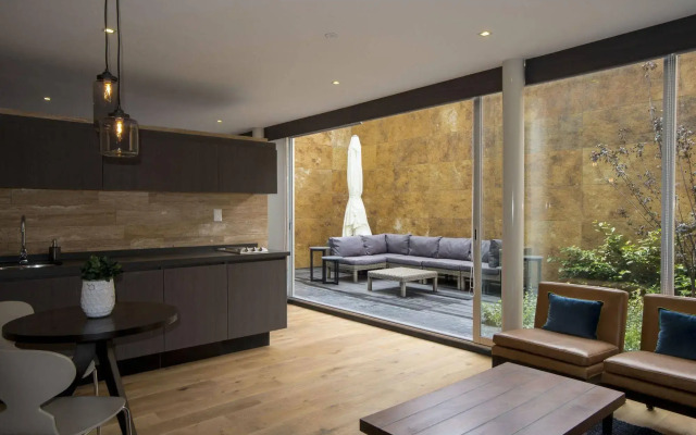 AR 218 Hotel by ULIV