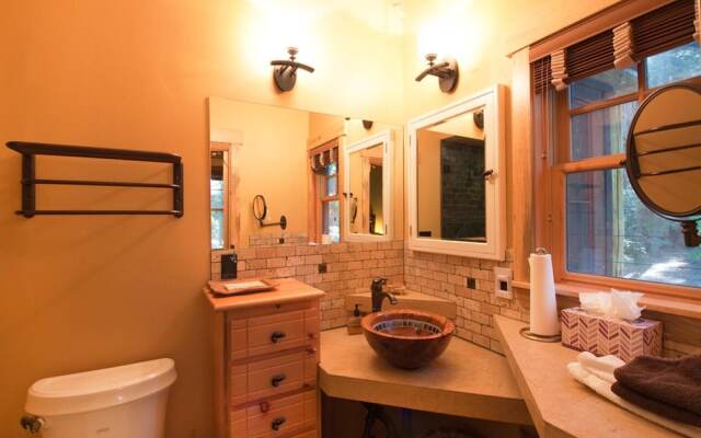 Homewood Hideaway - NEW Construction!!
