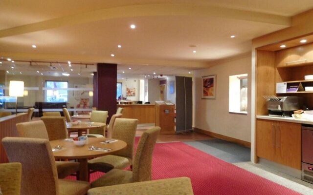 premier inn reading