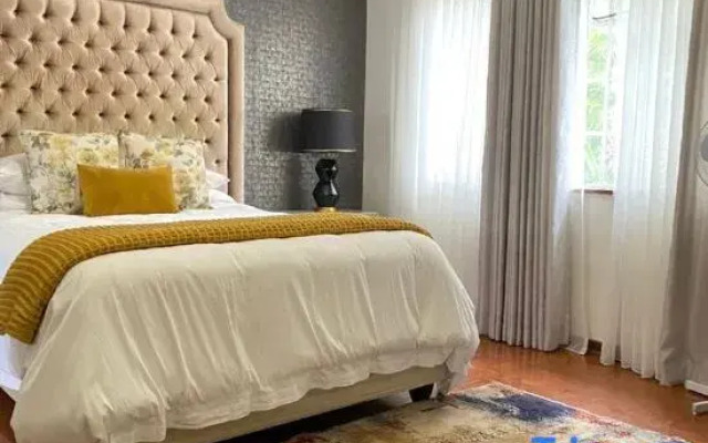 Luxurious Messe Luxe 4-bed Apartment CBD