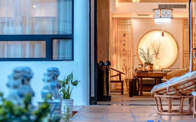 Yueqi Rongshe Hostel