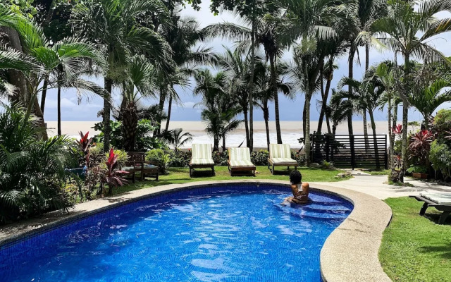 Ola Bonita BeachFront Apart Hotel