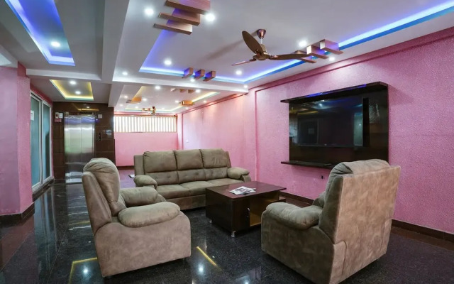 Fabhotel A White Pearl Suites
