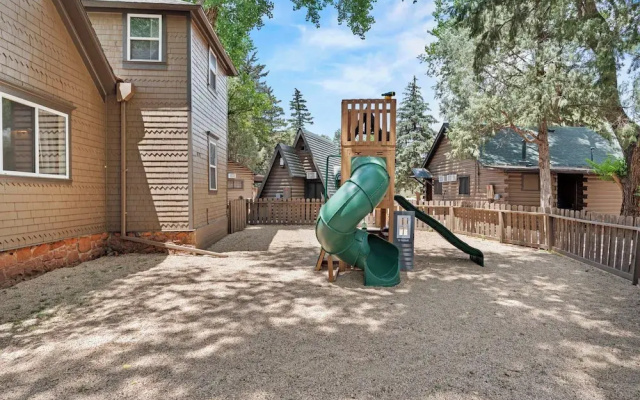 Timber Lodge Cabin 9