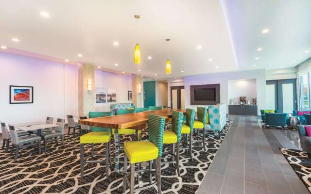 La Quinta Inn & Suites by Wyndham Cleveland TN